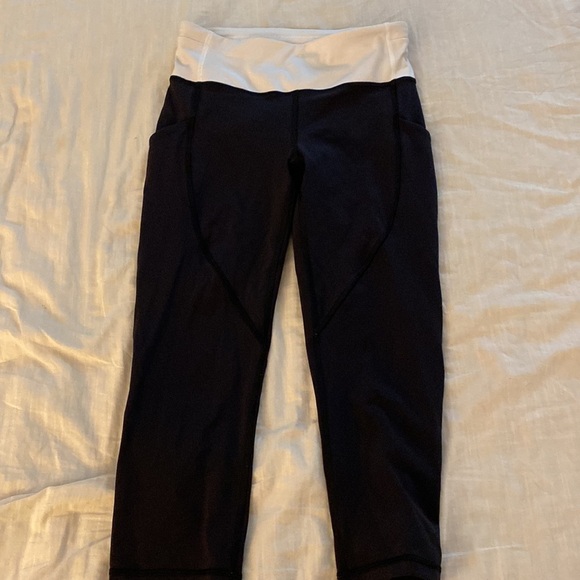 Lululemon Quick Feet Crop 19"
Black / White CLEARANCE - Picture 6 of 6